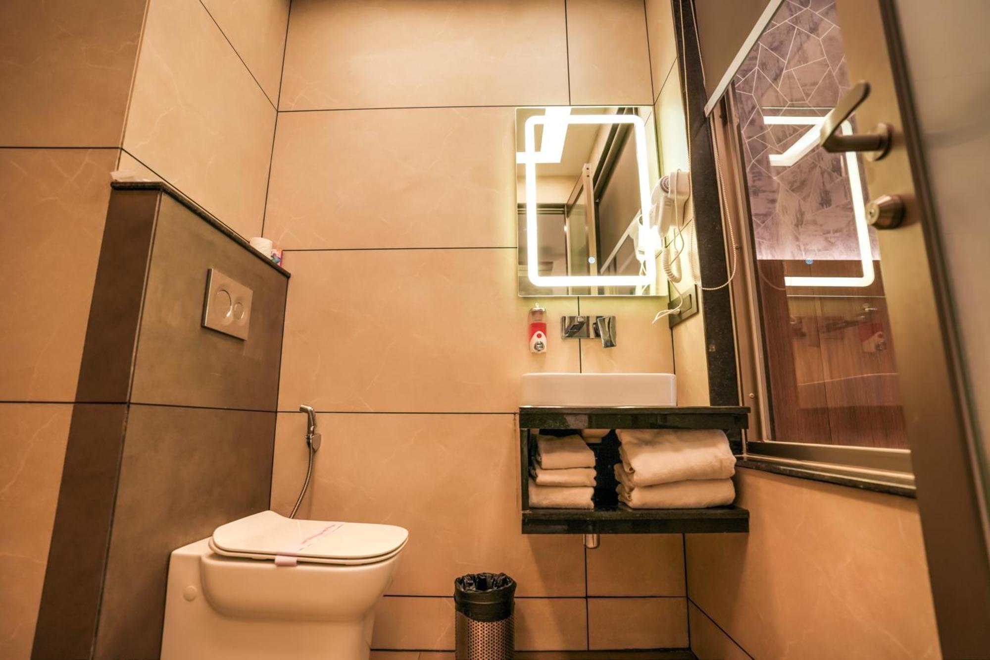 Rj Hotel - Managed By Atithi House Greater Noida Exterior photo