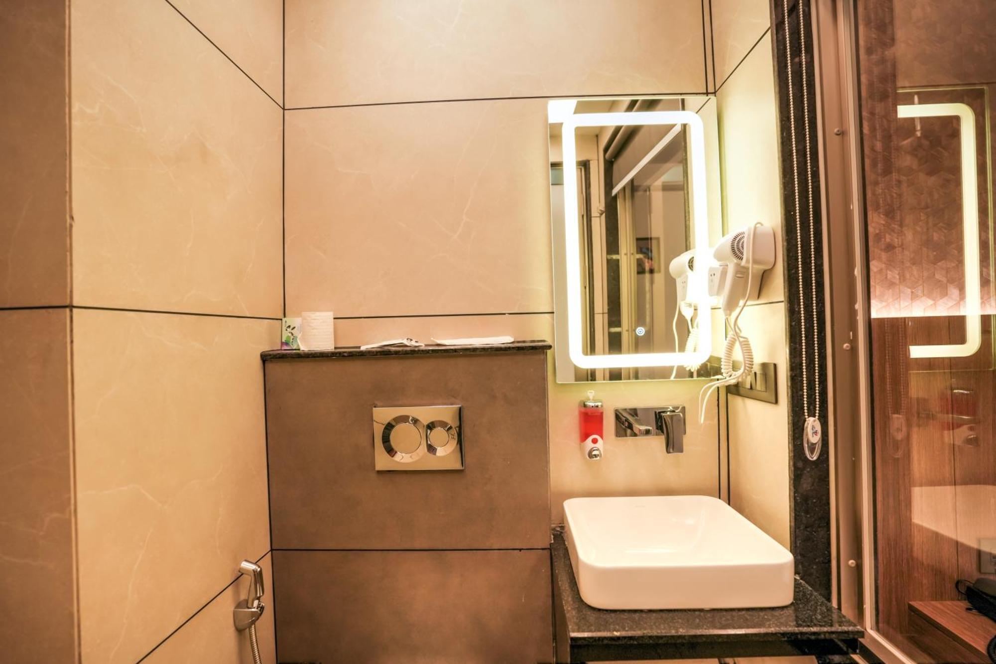 Rj Hotel - Managed By Atithi House Greater Noida Exterior photo
