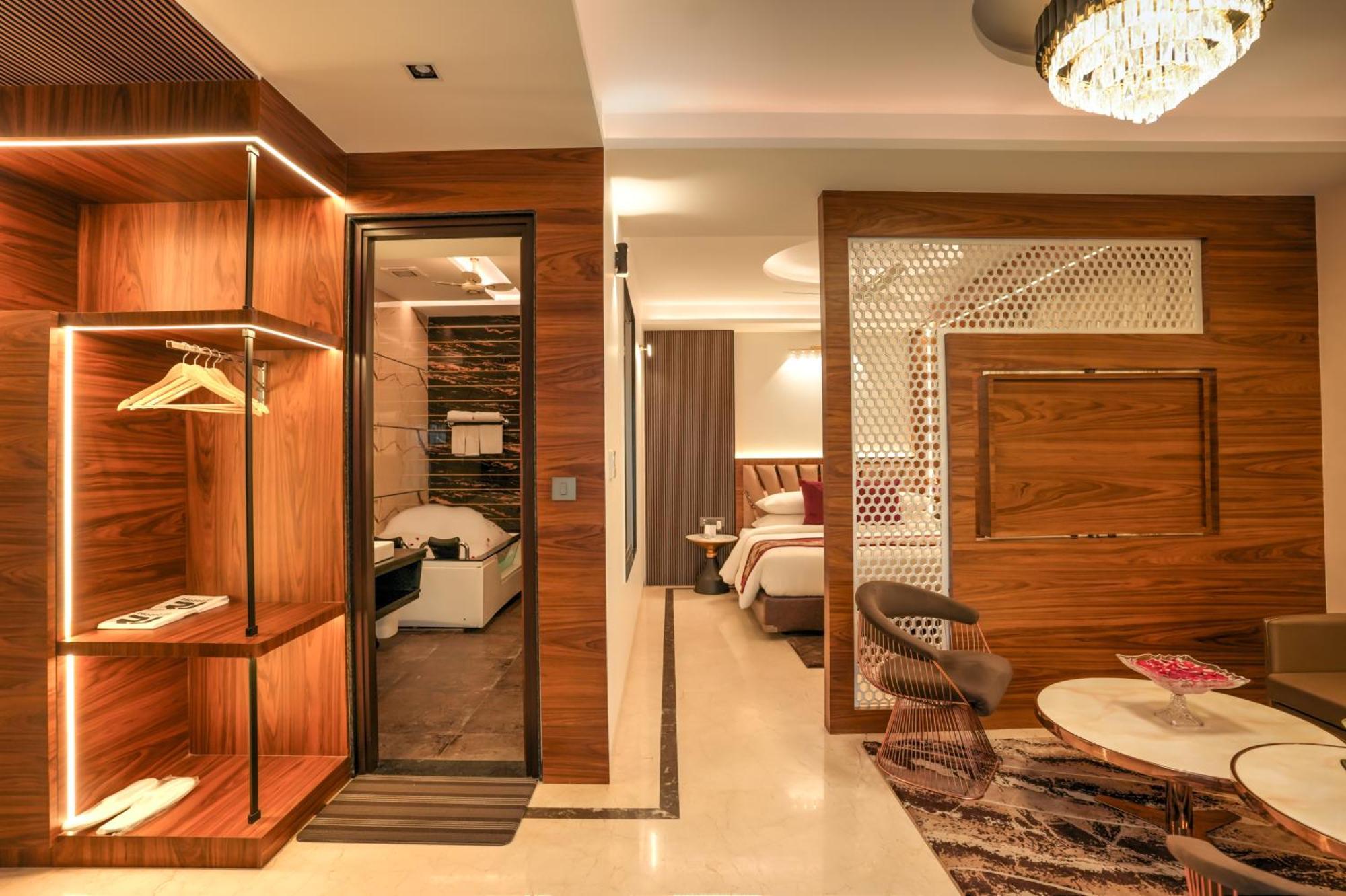 Rj Hotel - Managed By Atithi House Greater Noida Exterior photo